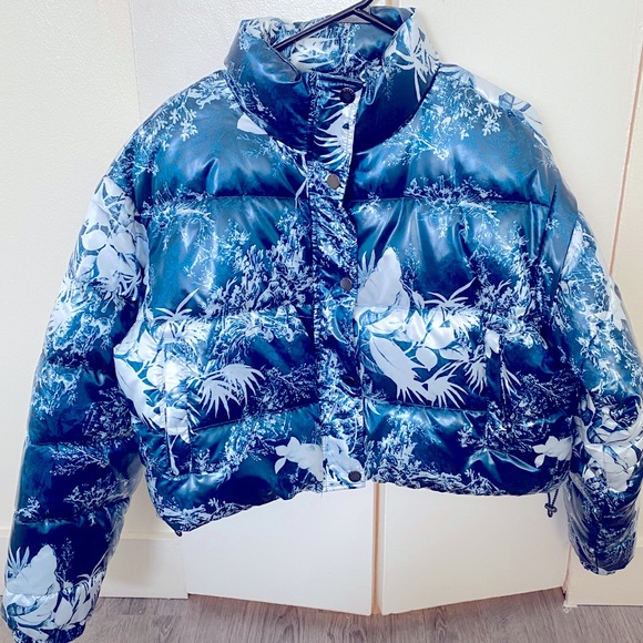 Guess woman Jacket ❤️🇨🇦 - Picture 1 of 5